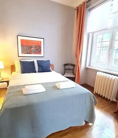 Your Royal 2 Bedroom Center Apartment