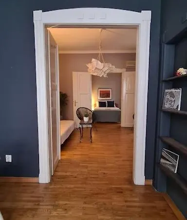 Your Royal 2 Bedroom Center *